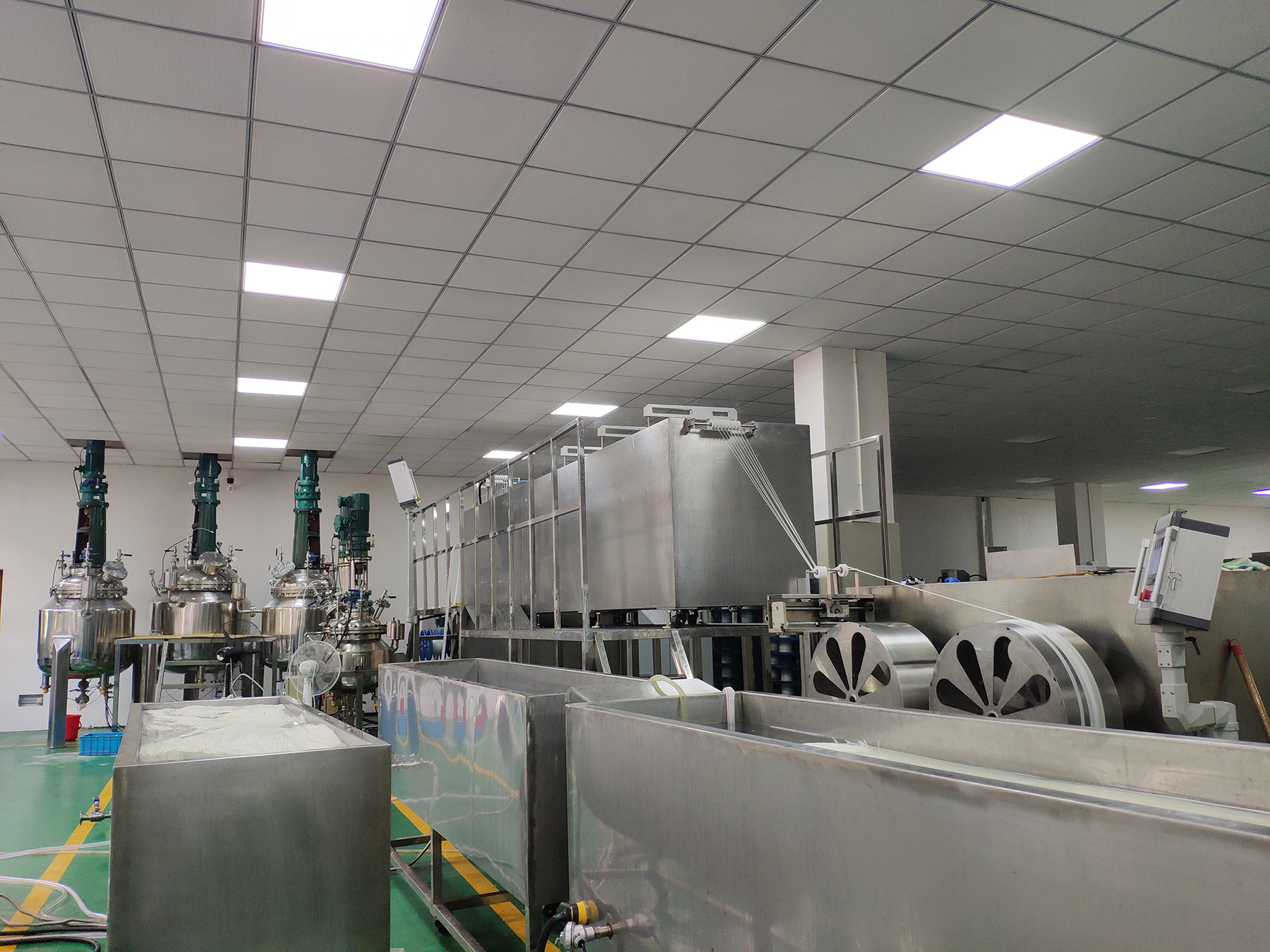 水處理中空纖維膜（均質(zhì)膜和帶編織管內(nèi)襯膜)紡絲線(xiàn)